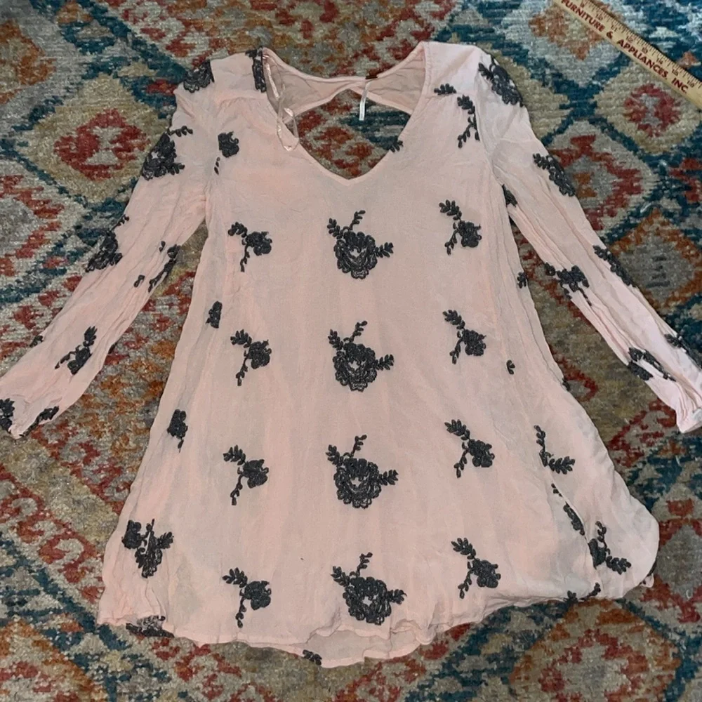 Free People Light Pink Emma Floral Embroidered Austin Boho Swing Dress small